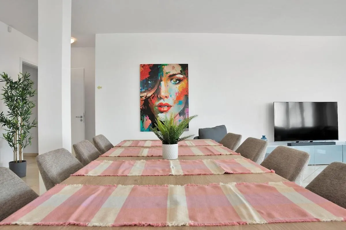 Villa -Heated Pool -Amazing View -Ideal For Groups 미하스 0*,  스페인